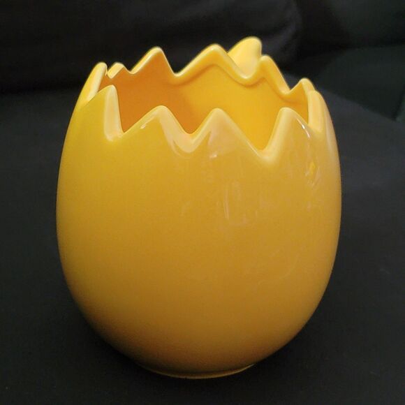Teleflora Ceramic Cracked Egg And Baby Chicken Planter Vase Yellow Chick Hugging - Picture 13 of 14